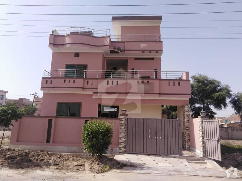گورنمنٹ سرونٹس ہاؤسنگ سکیم بہاولپور میں 4 کمروں کا 10 مرلہ مکان 2 کروڑ میں برائے فروخت۔