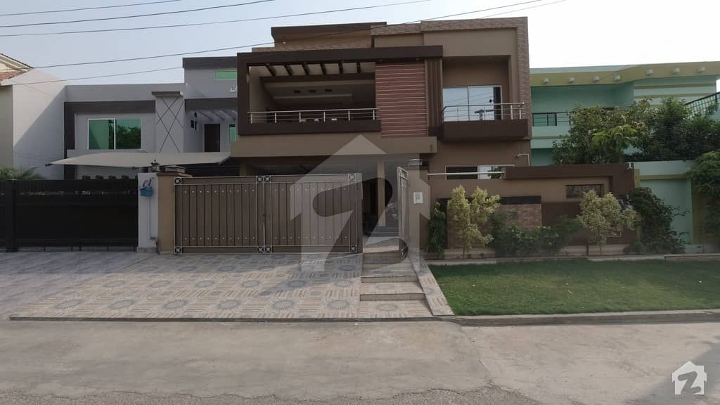 1 Kanal House Is Available For Sale