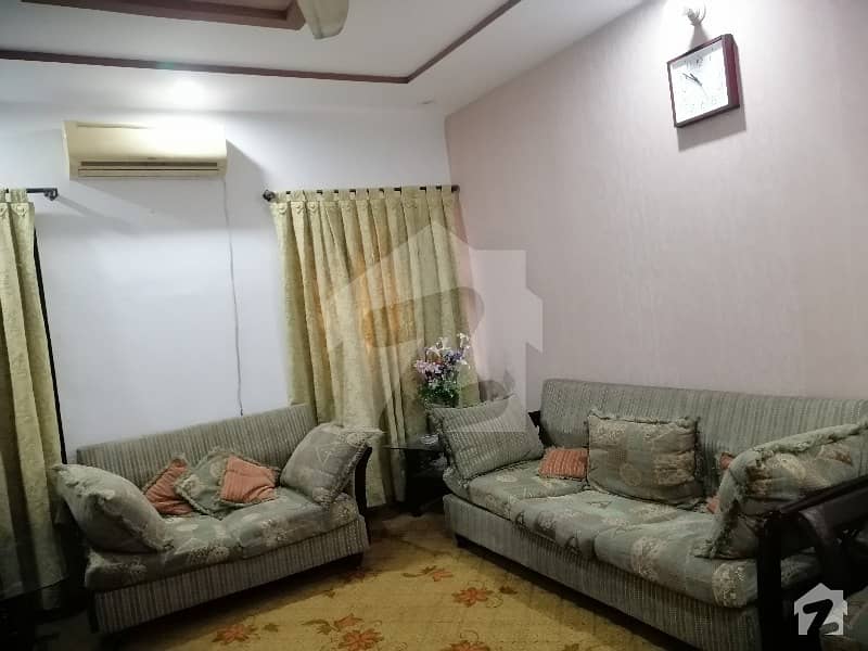 علامہ اقبال مین بلیوارڈ علامہ اقبال ٹاؤن لاہور میں 2 کمروں کا 4 مرلہ فلیٹ 60 لاکھ میں برائے فروخت۔