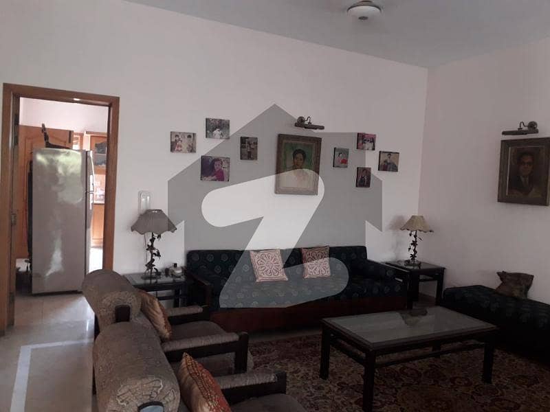 سوئی گیس سوسائٹی فیز 1 سوئی گیس ہاؤسنگ سوسائٹی لاہور میں 5 کمروں کا 2 کنال مکان 2.9 لاکھ میں کرایہ پر دستیاب ہے۔