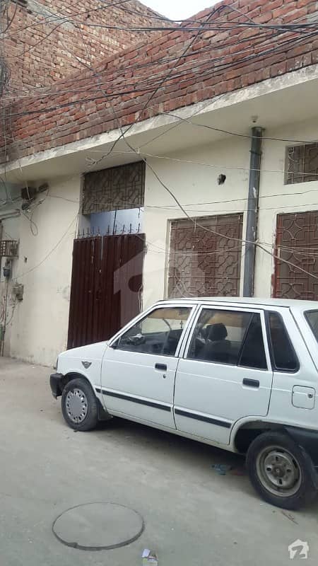یوحنا آباد لاہور میں 5 کمروں کا 6 مرلہ مکان 90 لاکھ میں برائے فروخت۔