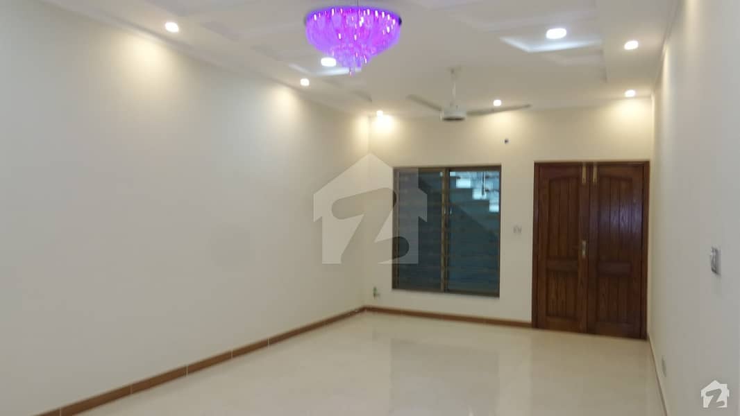 گلریز ہاؤسنگ سوسائٹی فیز 2 گلریز ہاؤسنگ سکیم راولپنڈی میں 4 مرلہ عمارت 2.6 کروڑ میں برائے فروخت۔