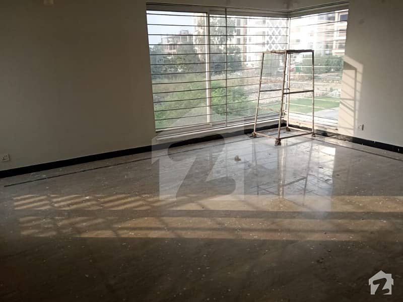 1 Kanal Beautiful House Ideal Location Available For Rent In DHA Phase 8 Ex-Air Avenue