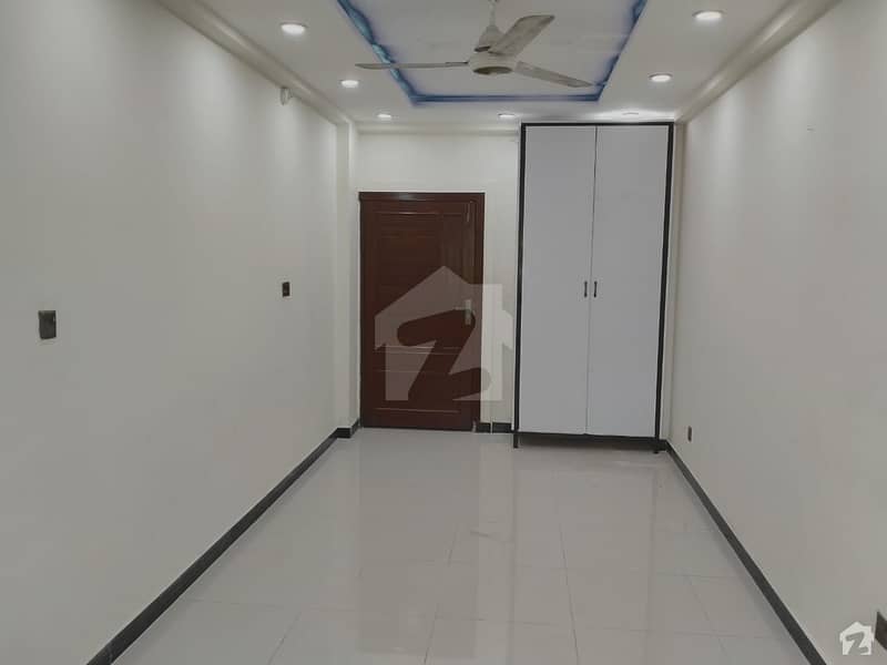 500 Square Feet Flat In Central G-10 For Rent