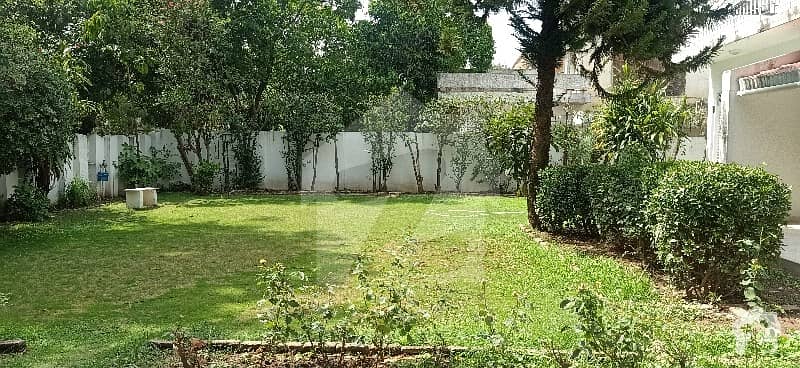 4500 Square Feet Residential Plot Situated In E-11/3 For Sale