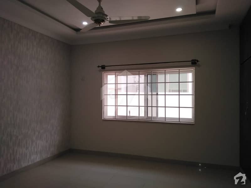 1350 Square Feet Upper Portion Is Available For Rent