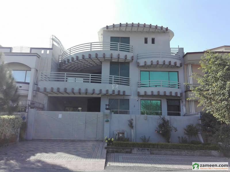 Three Storey New House For Rent Three Storey New House For Rent