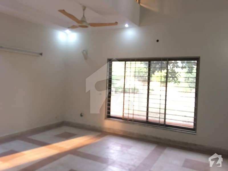 2 Kanal Beautiful Luxury House For Sale Hot Location At Dha Near to Park