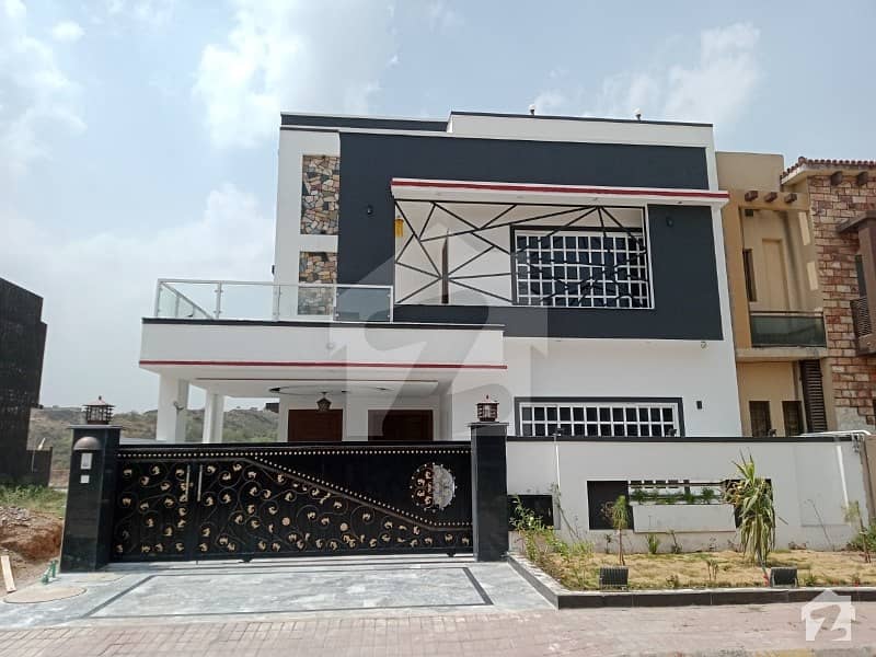 1 Kanal Luxury Brand New House Available For Rent