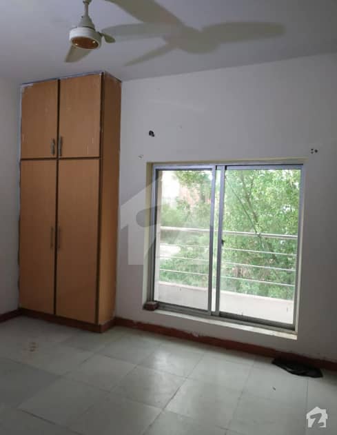 6 Marla 4 Bed Rooms, With Attach Bath Available For Rent In Pak Arab