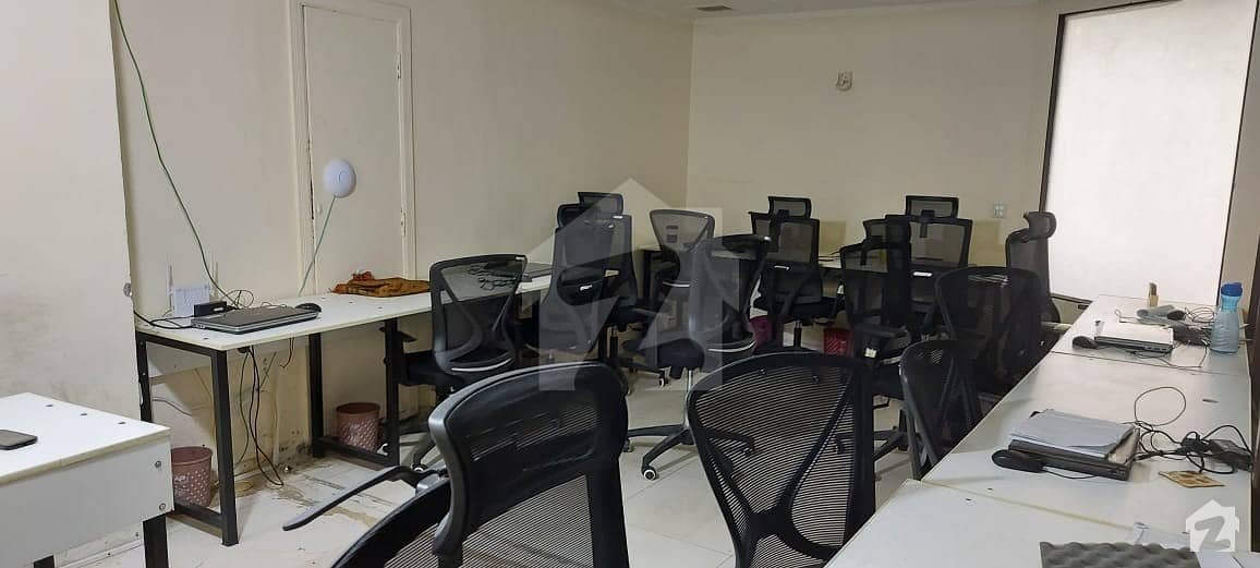 250 Square Feet Office In Central Gulberg For Sale