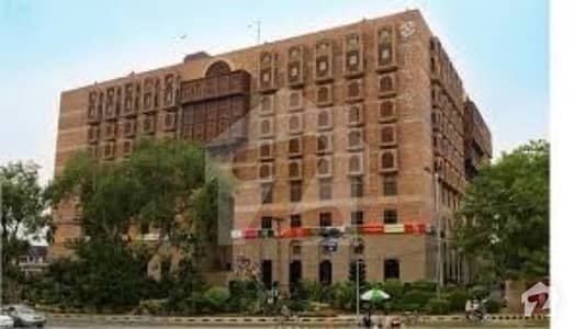 کینٹ لاہور میں 11 کمروں کا 14 مرلہ دفتر 7.5 لاکھ میں برائے فروخت۔