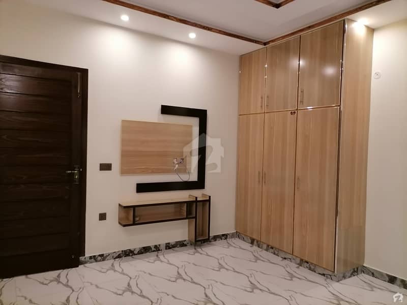 نشیمنِ اقبال فیز 2 نشیمنِ اقبال لاہور میں 5 کمروں کا 10 مرلہ مکان 2 کروڑ میں برائے فروخت۔