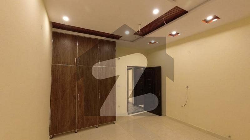 علامہ اقبال ٹاؤن ۔ نرگس بلاک علامہ اقبال ٹاؤن لاہور میں 5 کمروں کا 5 مرلہ مکان 1.8 کروڑ میں برائے فروخت۔