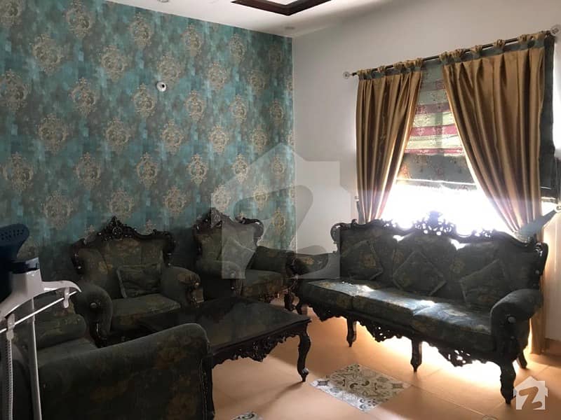 کنال برگ لاہور میں 5 کمروں کا 12 مرلہ مکان 2.5 کروڑ میں برائے فروخت۔
