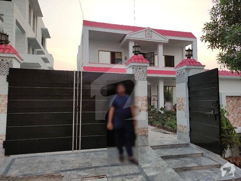 1 Kanal 2 Year Used House At Cheap Priced