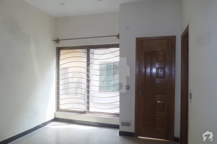 Avail Yourself A Great 10 Marla Upper Portion In Chaudhary Jan Colony