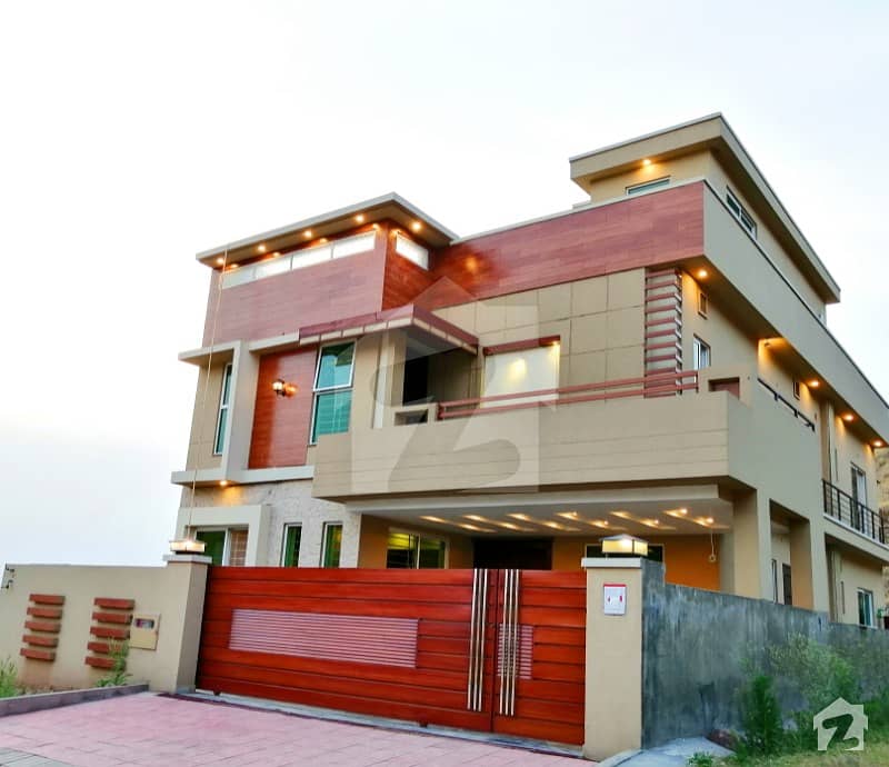 Elegant Spacious Brand New 10 Marla House For Sale