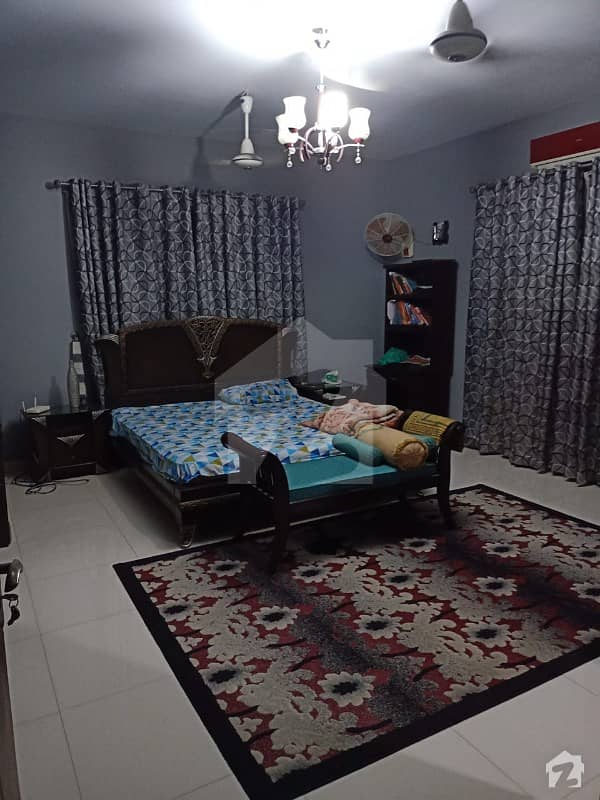 ڈی ایچ اے فیز 6 ڈی ایچ اے کراچی میں 5 کمروں کا 12 مرلہ مکان 6.5 کروڑ میں برائے فروخت۔
