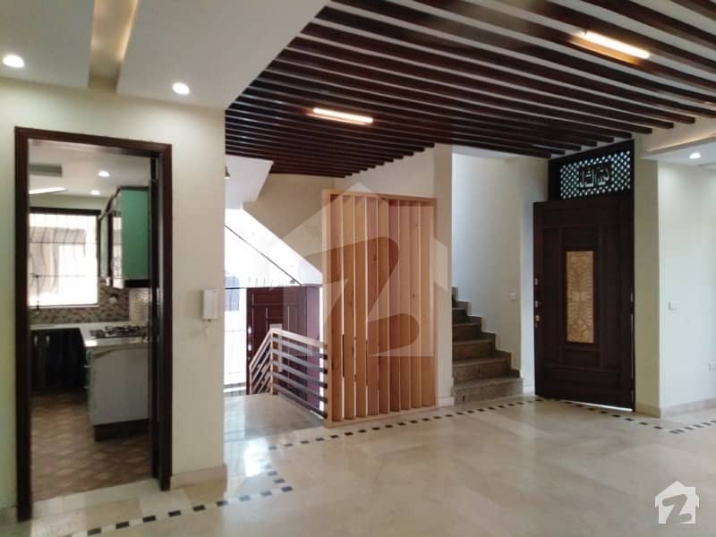 10 Marla House In Judicial Colony For Sale At Good Location
