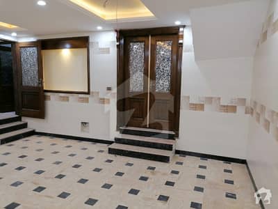 حیات آباد فیز 1 حیات آباد پشاور میں 7 کمروں کا 5 مرلہ مکان 2.9 کروڑ میں برائے فروخت۔ حیات آباد فیز 1 حیات آباد پشاور میں 7 کمروں کا 5 مرلہ مکان 2.9 کروڑ میں برائے فروخت۔