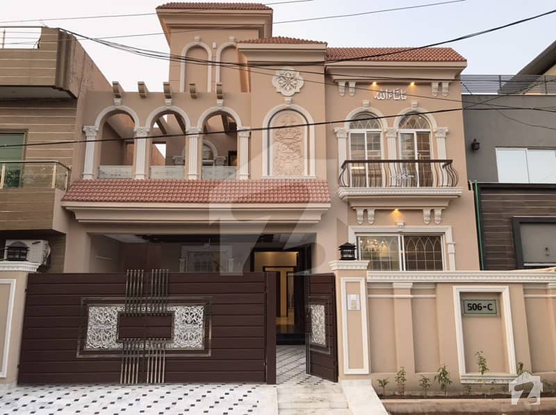 پاک عرب ہاؤسنگ سوسائٹی لاہور میں 6 کمروں کا 10 مرلہ مکان 2.7 کروڑ میں برائے فروخت۔