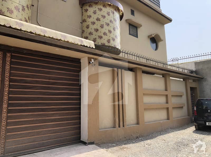 ارباب سبز علی خان ٹاؤن ورسک روڈ پشاور میں 8 کمروں کا 8 مرلہ مکان 2.55 کروڑ میں برائے فروخت۔