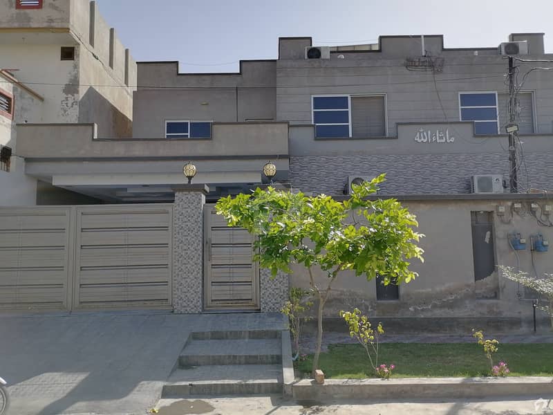 سہگل سٹی سمندری روڈ فیصل آباد میں 5 کمروں کا 13 مرلہ مکان 1.6 کروڑ میں برائے فروخت۔