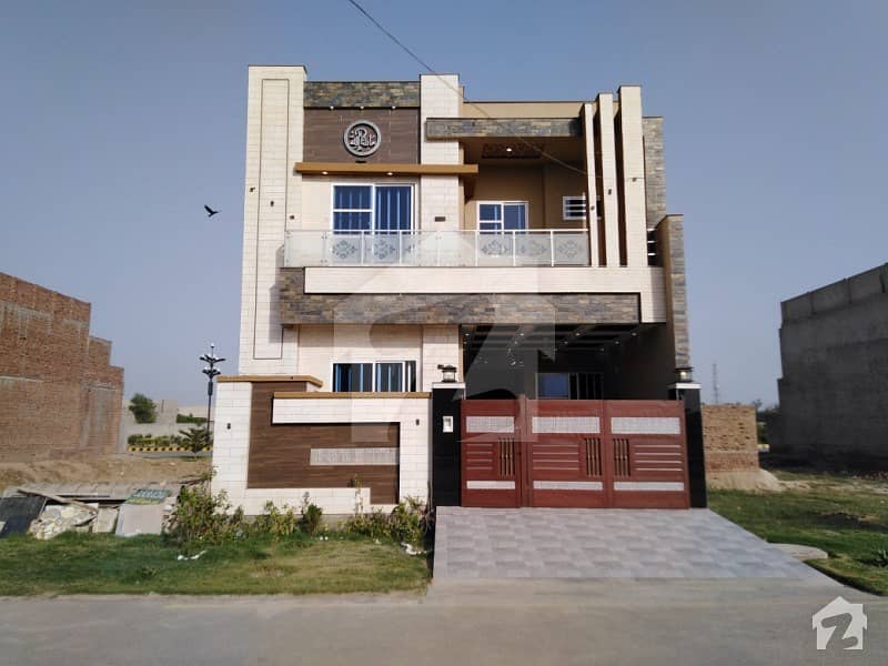 بسم اللہ گارڈن جڑانوالہ روڈ فیصل آباد میں 3 کمروں کا 5 مرلہ مکان 1.3 کروڑ میں برائے فروخت۔