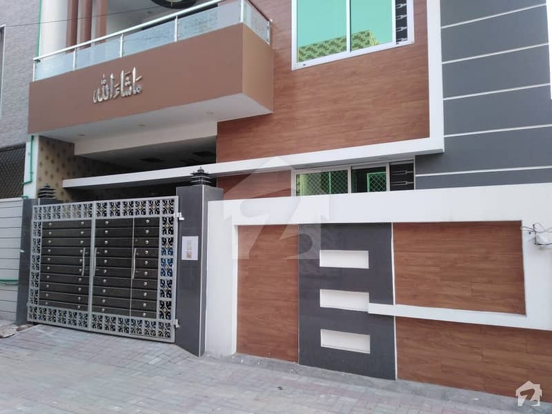 خیابان صادق سرگودھا میں 5 مرلہ مکان 1.65 کروڑ میں برائے فروخت۔
