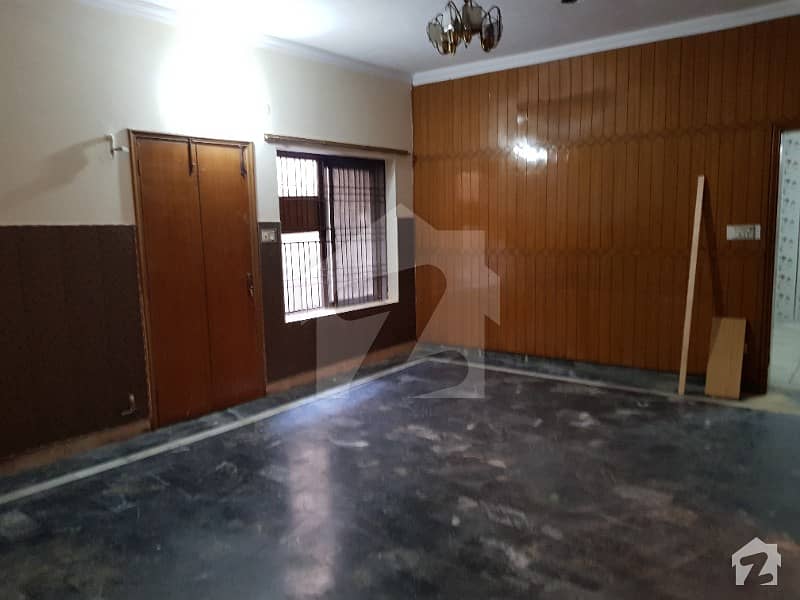 فیصل ٹاؤن ۔ بلاک ڈی فیصل ٹاؤن لاہور میں 6 کمروں کا 7 مرلہ مکان 1.9 کروڑ میں برائے فروخت۔