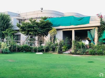 کماہاں روڈ لاہور میں 7 کمروں کا 5 کنال فارم ہاؤس 3 لاکھ میں کرایہ پر دستیاب ہے۔