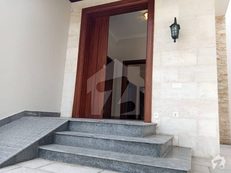 Semi Designer Beautiful 1 Kanal Complete House With Basement Is Available For Rent