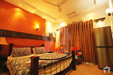 Beautifull Luxury One Bedroom In Dha Facing Park