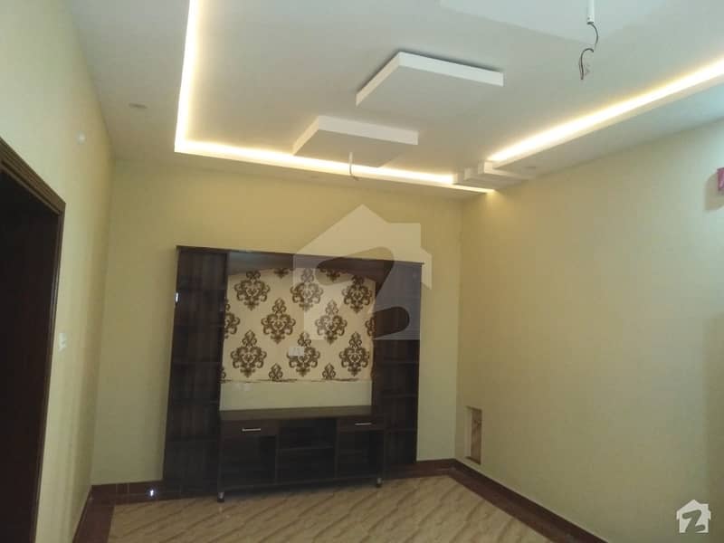 In Hayatabad House Sized 5 Marla For Sale