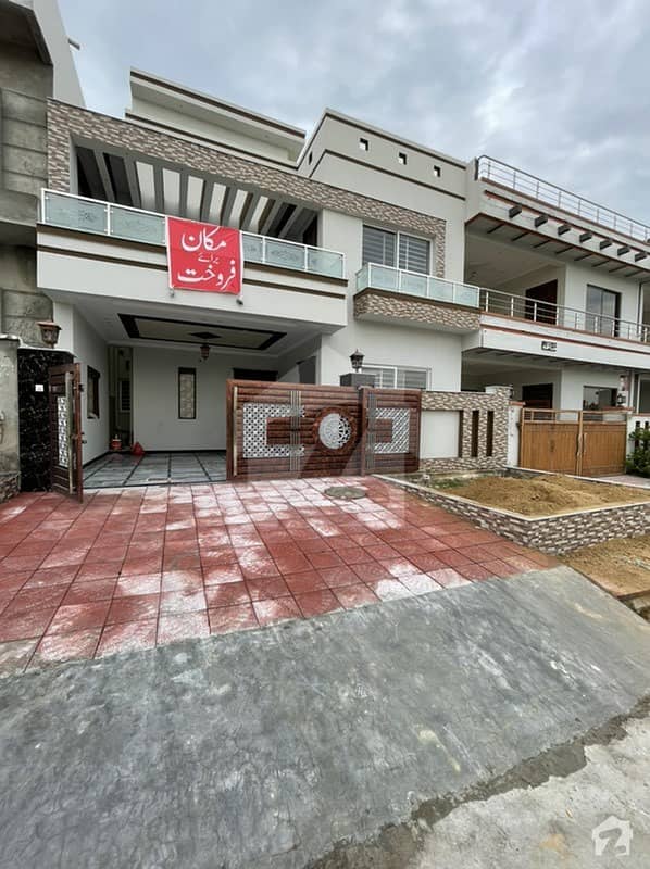 جناح گارڈنز ایف ای سی ایچ ایس اسلام آباد میں 5 کمروں کا 7 مرلہ مکان 2 کروڑ میں برائے فروخت۔