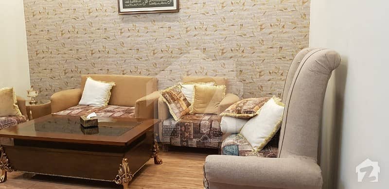 کینال پارک فیصل آباد میں 4 کمروں کا 8 مرلہ مکان 2.15 کروڑ میں برائے فروخت۔