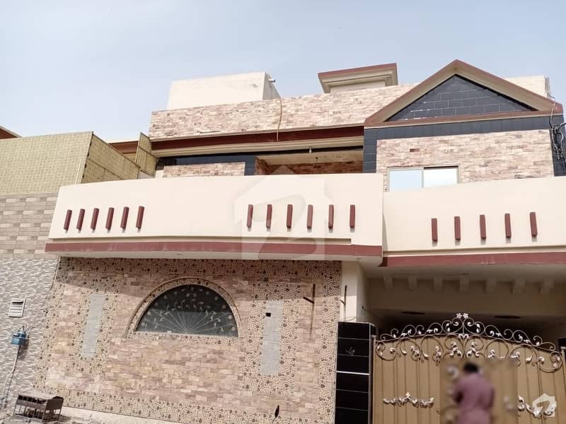 مدینہ ٹاؤن فیصل آباد میں 6 کمروں کا 6 مرلہ مکان 50 ہزار میں کرایہ پر دستیاب ہے۔