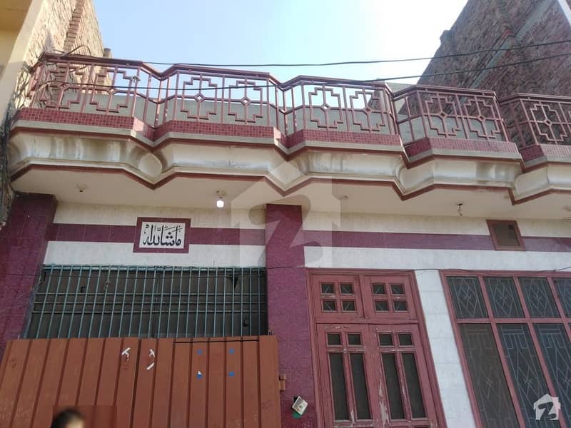 گلفشاں کالونی فیصل آباد میں 5 کمروں کا 4 مرلہ مکان 25 ہزار میں کرایہ پر دستیاب ہے۔