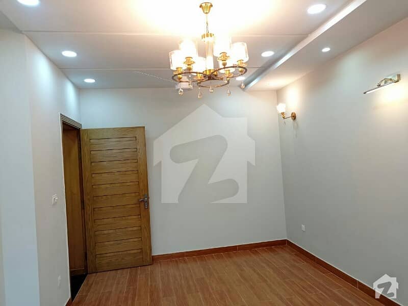 1400 Square Feet Flat Is Available For Rent