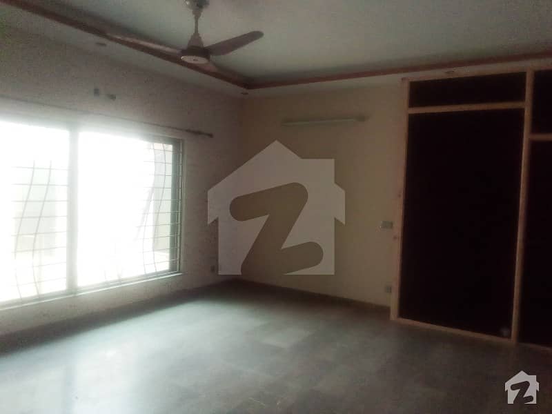 12 Marla Upper Portion 2 Bed TV Lounge Kitchen Neat Clean Gas Separate Meter Near To Market & Mosque