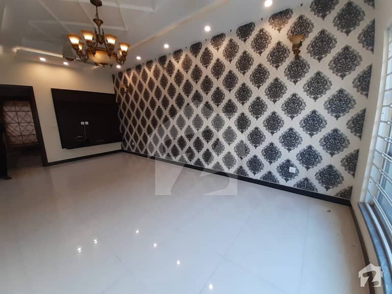 5 MARLA FULL HOUSE OUTCLASS BEAUTIFULL FOR RENT LOCATED DHA 9 TOWN LAHORE