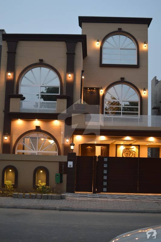 8 Marla Brand New House For Sale In D Block Bahria Orchard, Original Pictures.