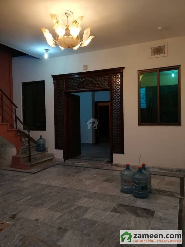 بنی گالہ اسلام آباد میں 1 کمرے کا 4 مرلہ کمرہ 6 ہزار میں کرایہ پر دستیاب ہے۔