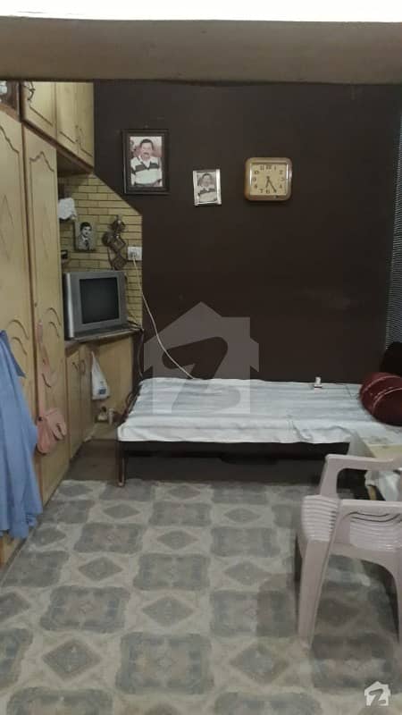 جوہر ٹاؤن فیز 1 جوہر ٹاؤن لاہور میں 3 کمروں کا 4 مرلہ مکان 40 ہزار میں کرایہ پر دستیاب ہے۔