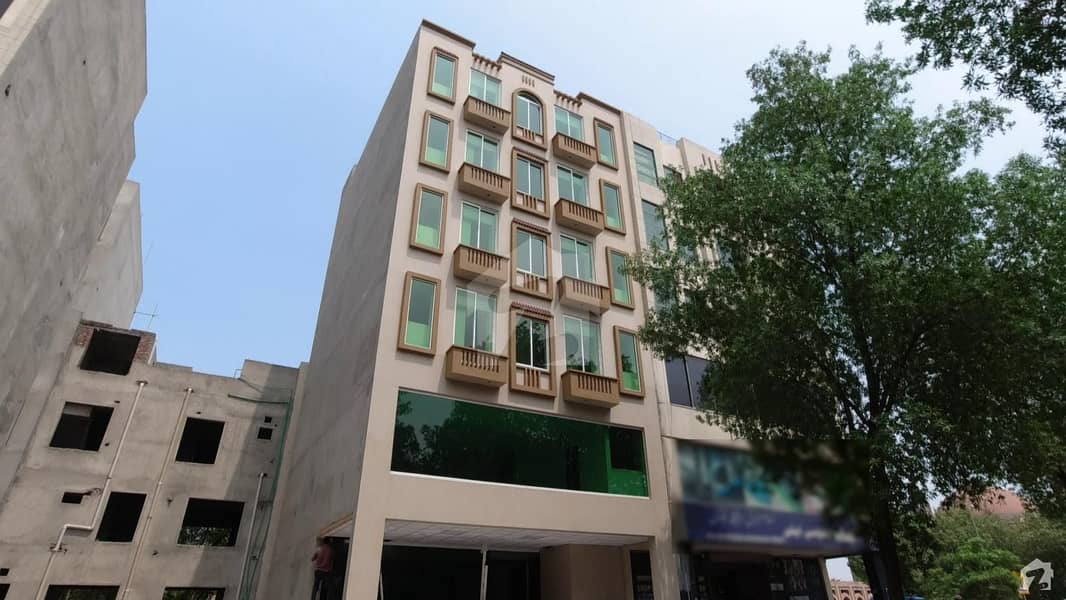 بحریہ ٹاؤن سیکٹر سی بحریہ ٹاؤن لاہور میں 1 کمرے کا 2 مرلہ فلیٹ 55 لاکھ میں برائے فروخت۔