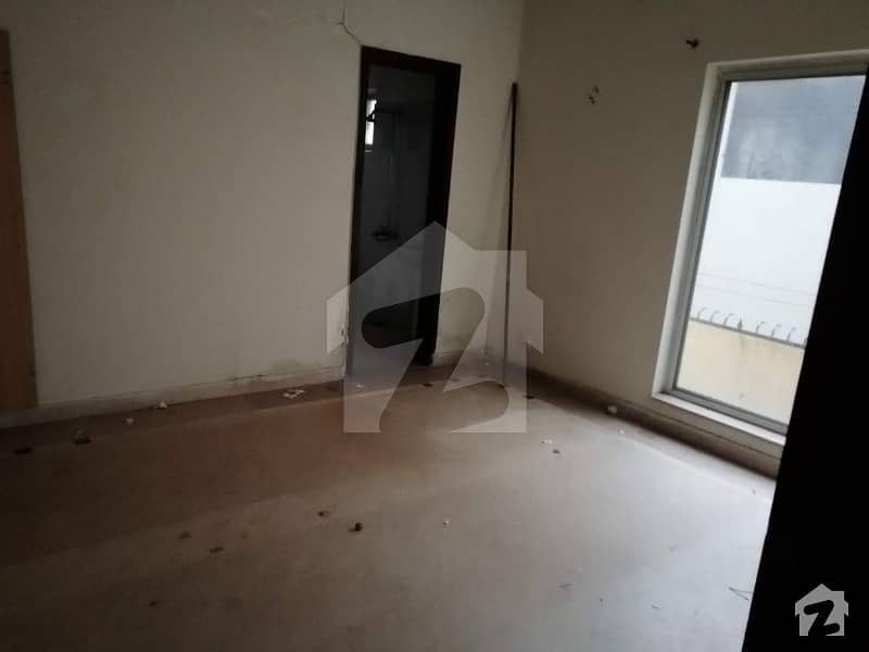 1125 Square Feet Flat Is Available For Sale In Paragon City