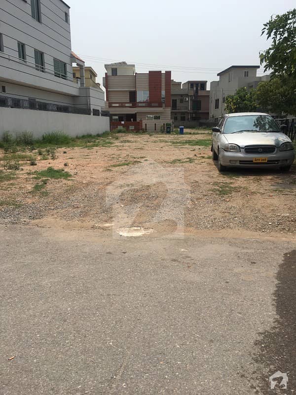 15.3 Marla Bahira Town Phase 6 Corner Plot For Sale 5 Marla extra land paid possession utilities paid Map paid