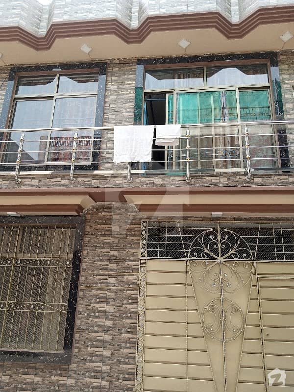 لوئر مال لاہور میں 4 کمروں کا 7 مرلہ مکان 2.75 کروڑ میں برائے فروخت۔