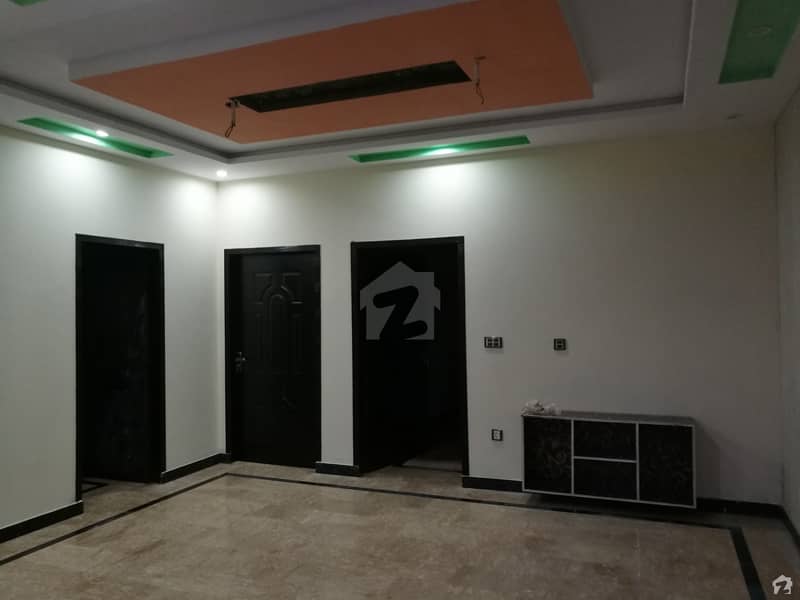 نیسپاک ہاؤسنگ سوسائٹی - فیز 1 - بلاک C1 نیسپاک سکیم فیز 1 کالج روڈ لاہور میں 5 کمروں کا 10 مرلہ مکان 2.25 کروڑ میں برائے فروخت۔